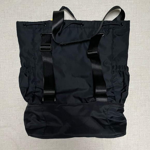 Beyond Yoga Convertible Gym Bag - Picture 5 of 9